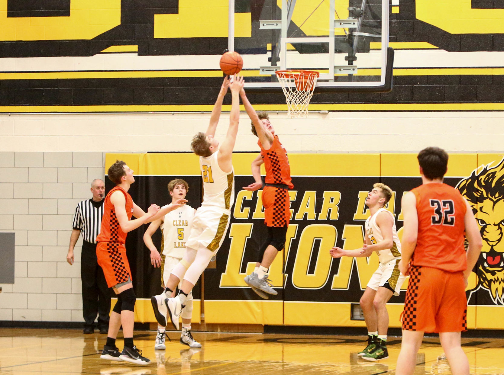 Clear Lake vs Charles City 01.07 (8).jpg
